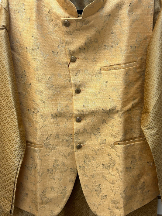 Kurta set with jacket