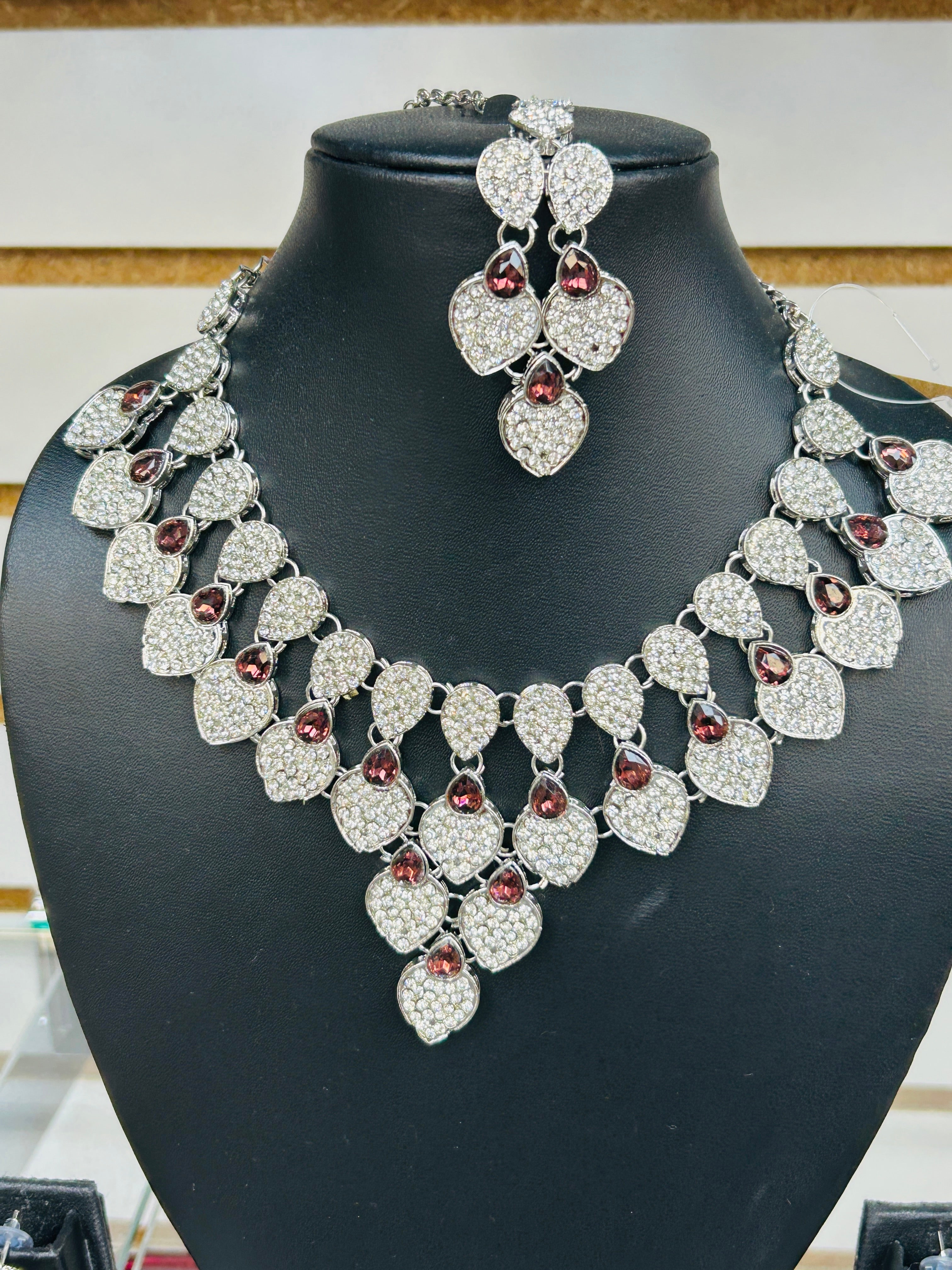 AD necklace set