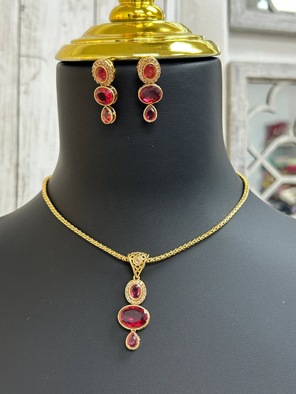 Pendant necklace set by Kurti Connection USA