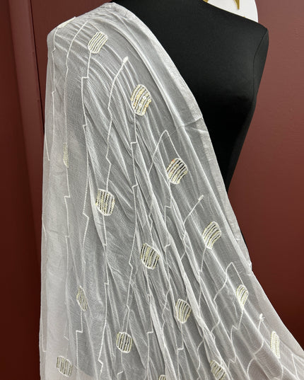 White dupatta