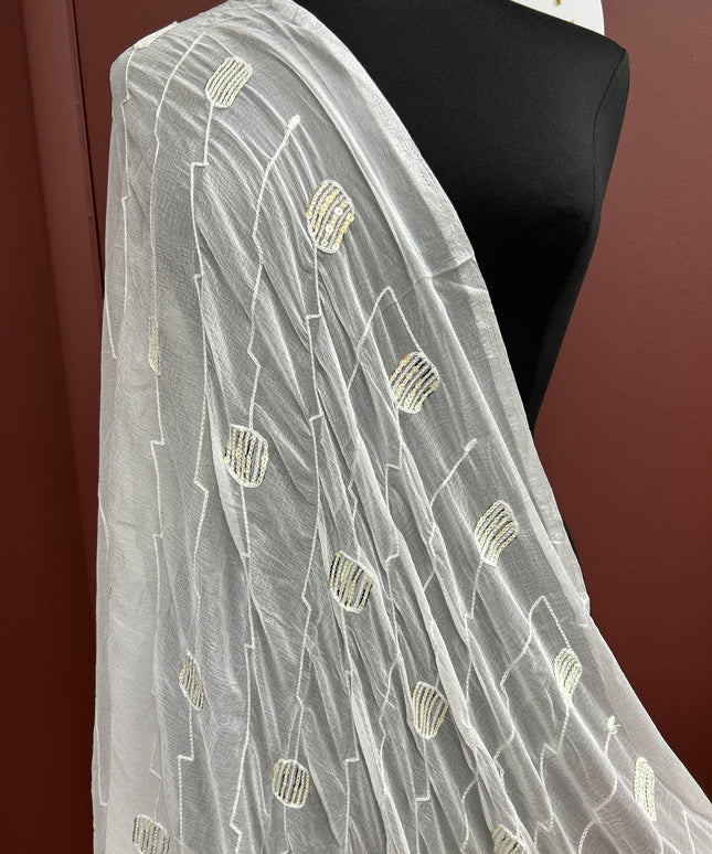 White dupatta