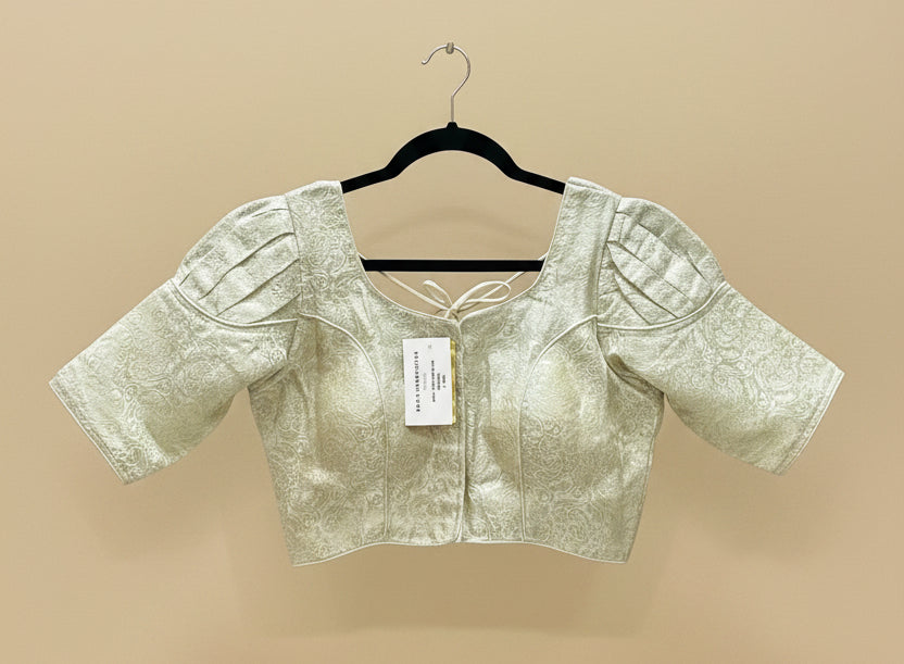 Off white / silver blouse