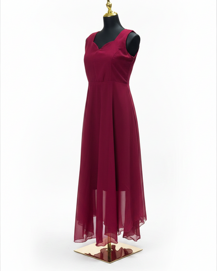 Kurti Connection USA sleeveless maroon chiffon long kurti dress with a sweetheart neckline on a mannequin