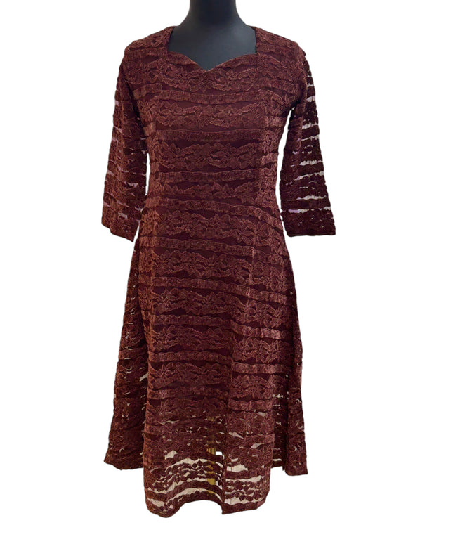 Kurti Connection USA maroon velvet midi dress with lace overlay, sweetheart neckline, and three-quarter sleeves.