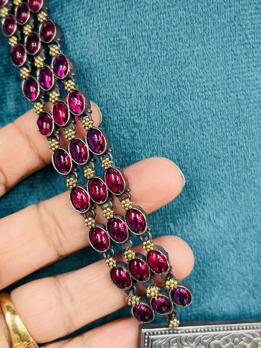 Dual tone necklace set